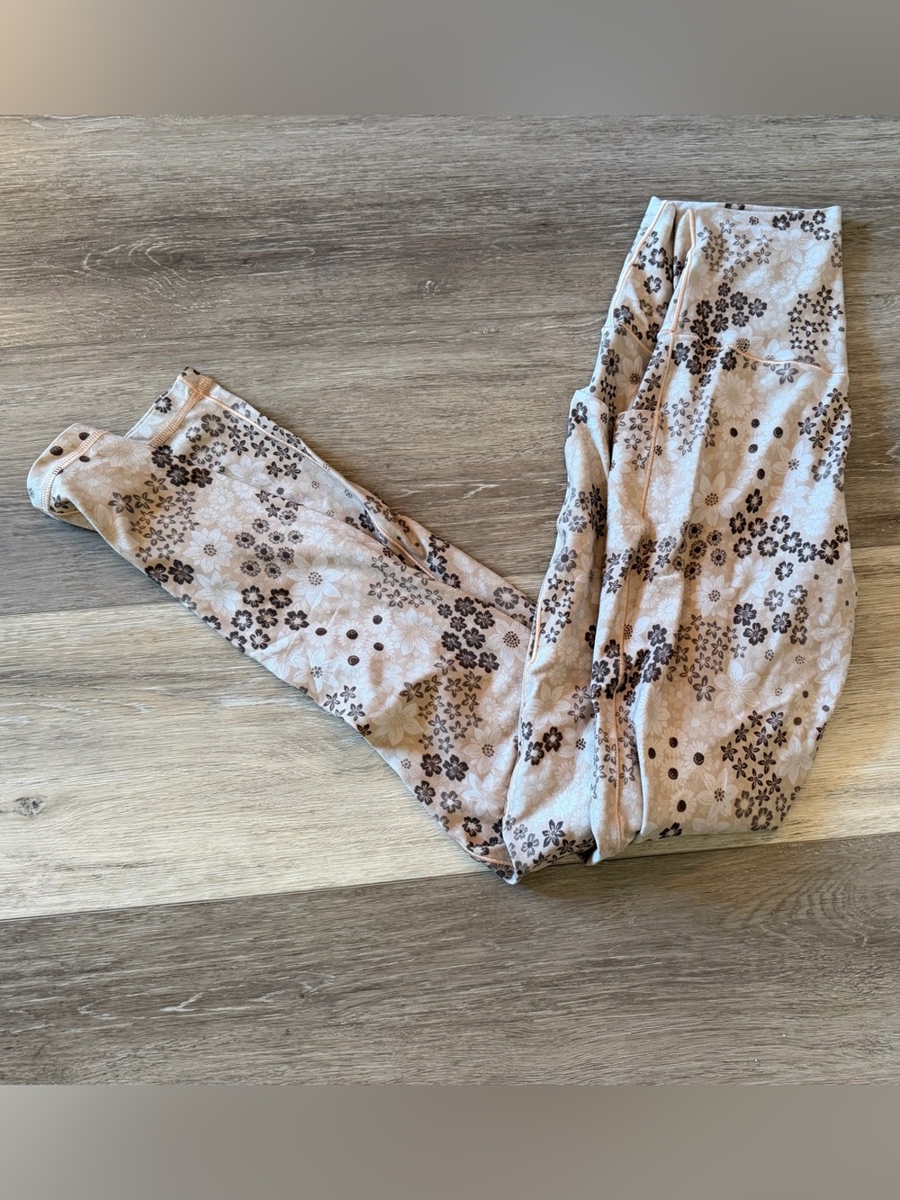 Aerie Tan Floral Leggings - Size Small